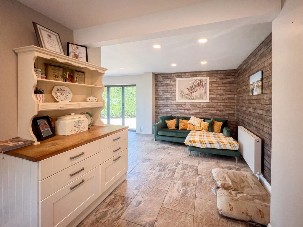 Property photo 3 of 37