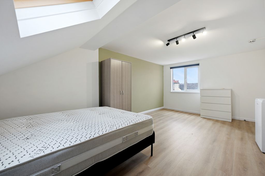 Property photo 1 of 7 Cs - 51 Francis Road - Room 5 (1)