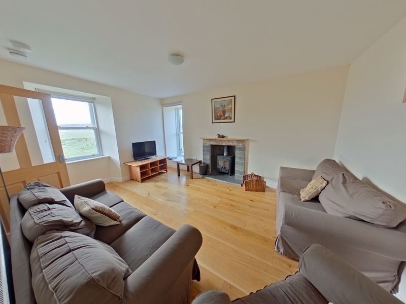 Property photo 1 of 9 Photo 8