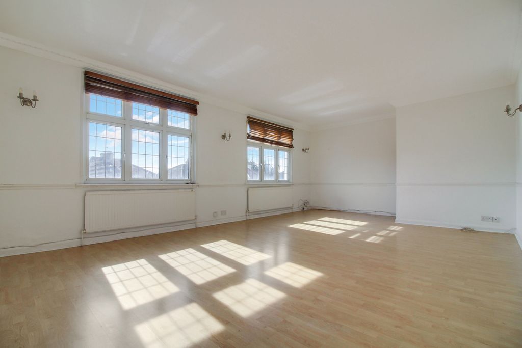 Property photo 1 of 13 3 Bed Maisonette For Sale