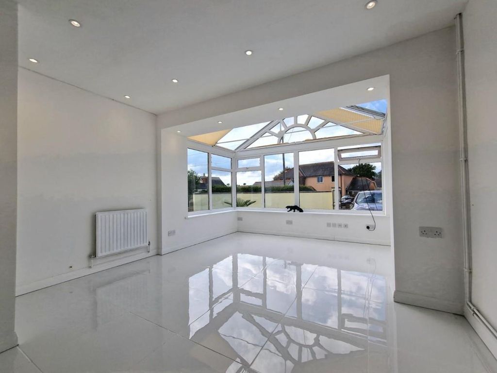 Property photo 3 of 12 13.Jpg