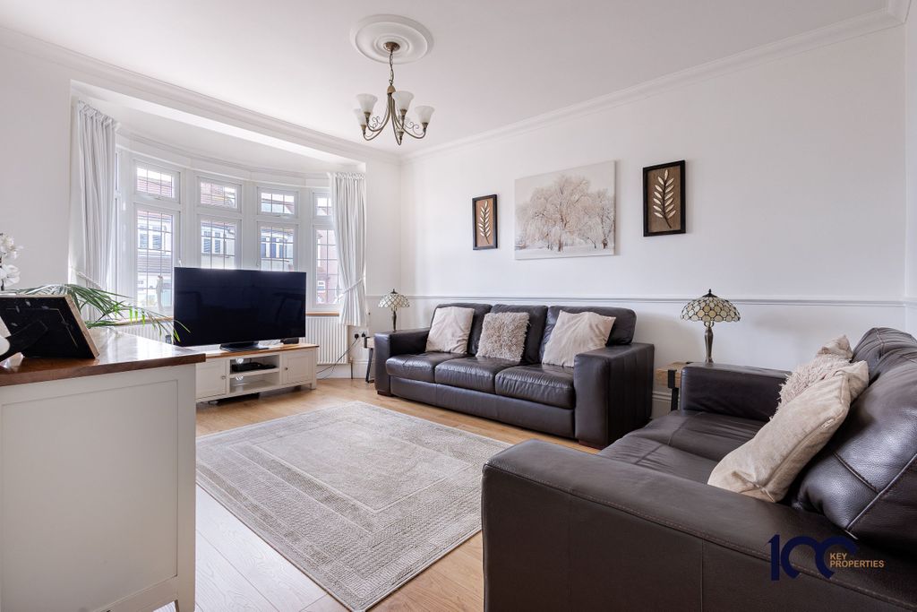 Property photo 2 of 37