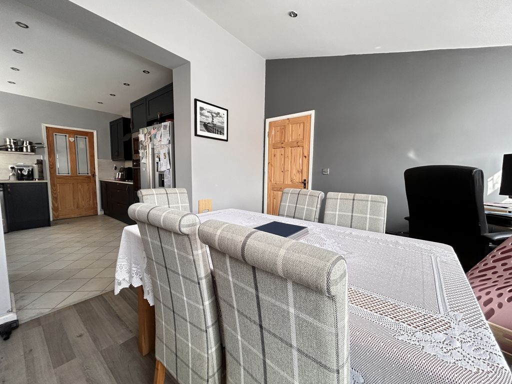 Property photo 3 of 17 Img_6909