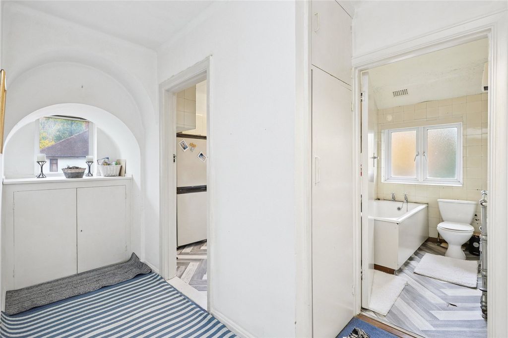 Property photo 2 of 13 Entrance Hall