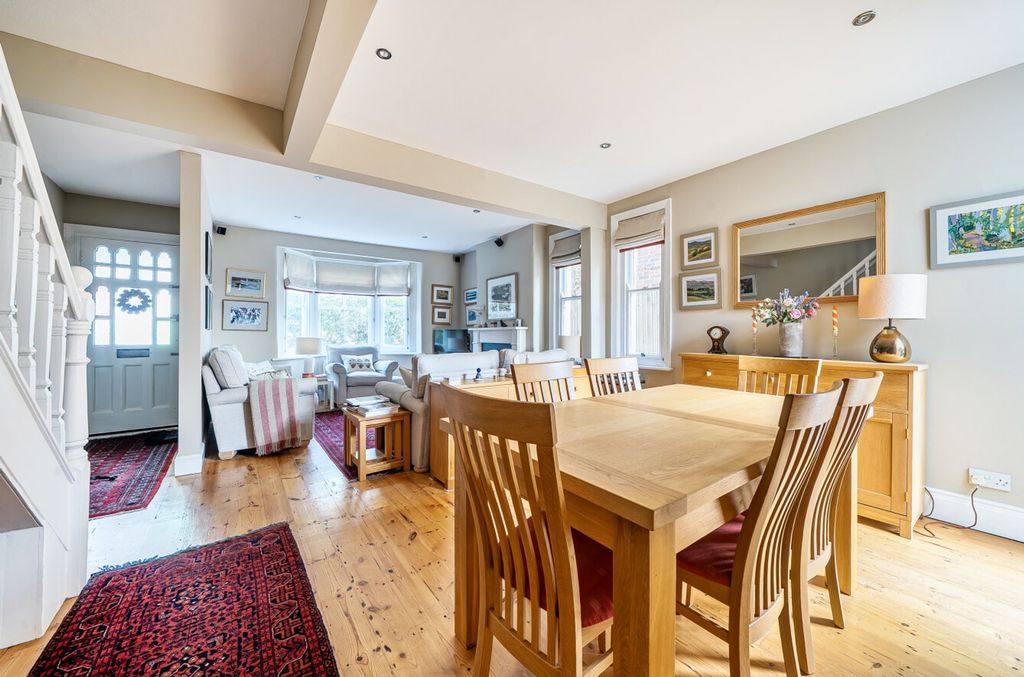 Property photo 2 of 30