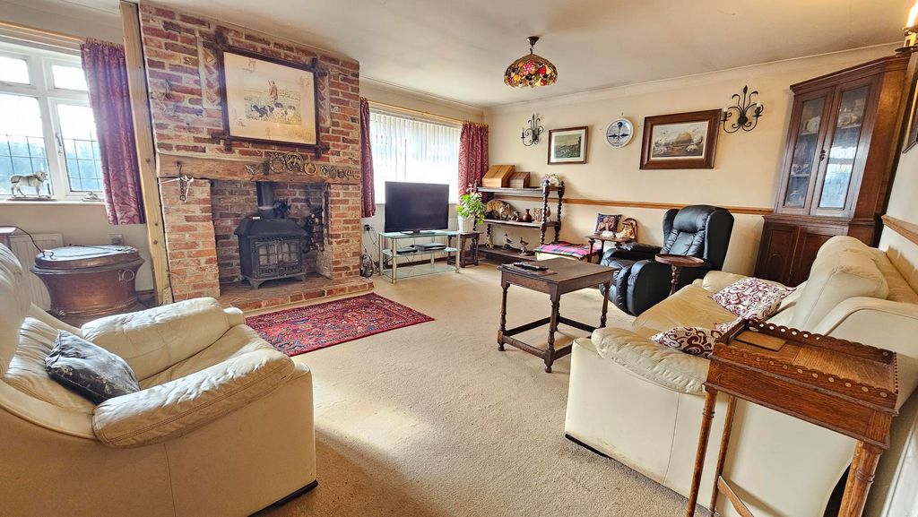 Property photo 2 of 20