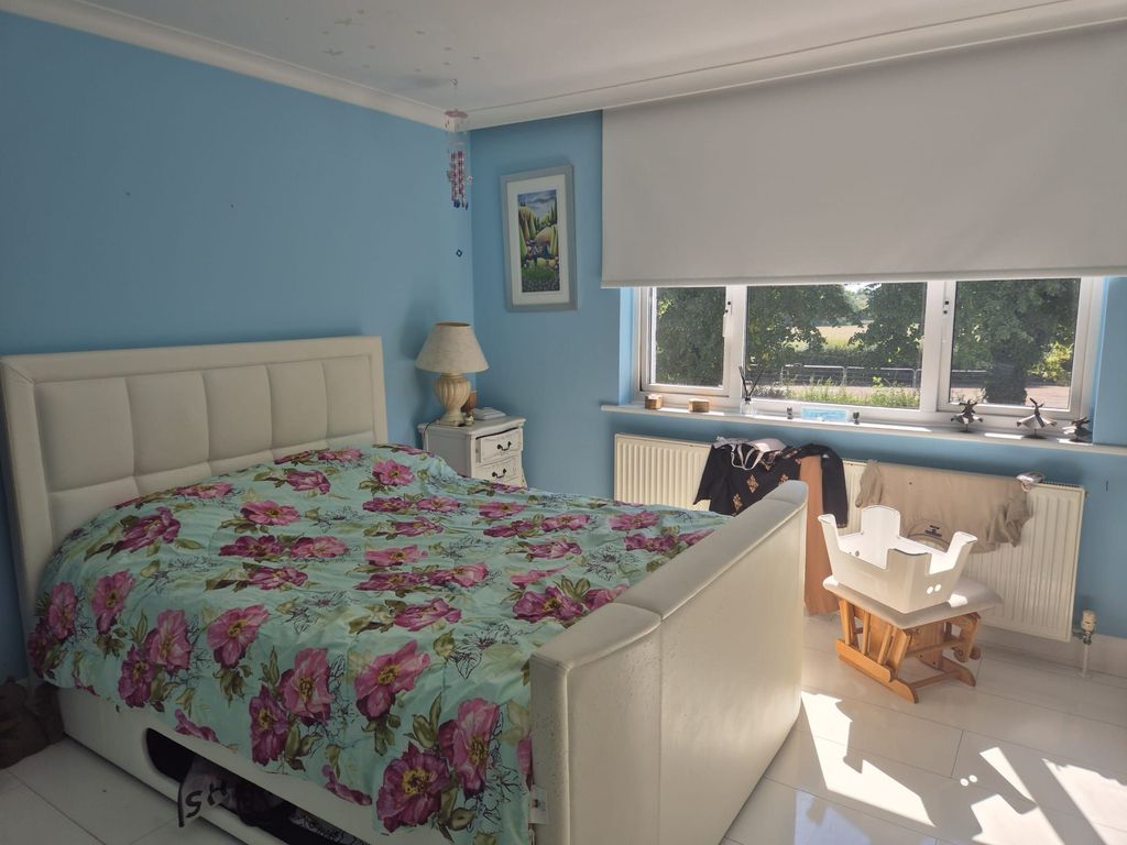 Property photo 3 of 48