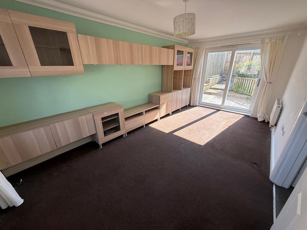 Property photo 2 of 13 1000060091.Jpg