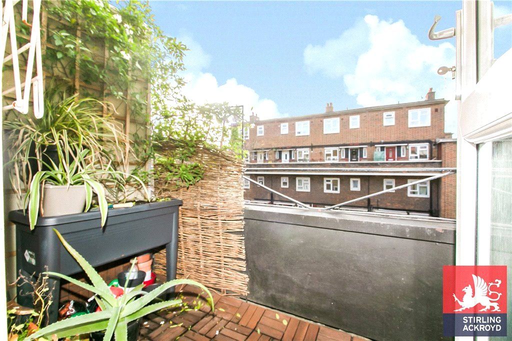 Property photo 3 of 21 Balcony