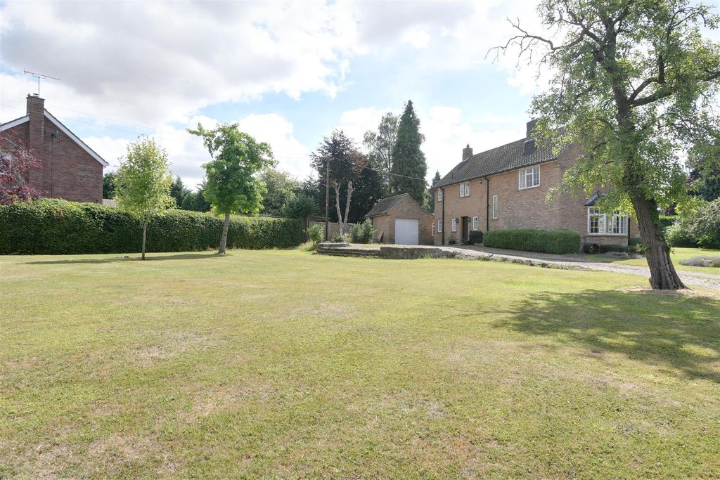 Property photo 2 of 15 Rear Garden