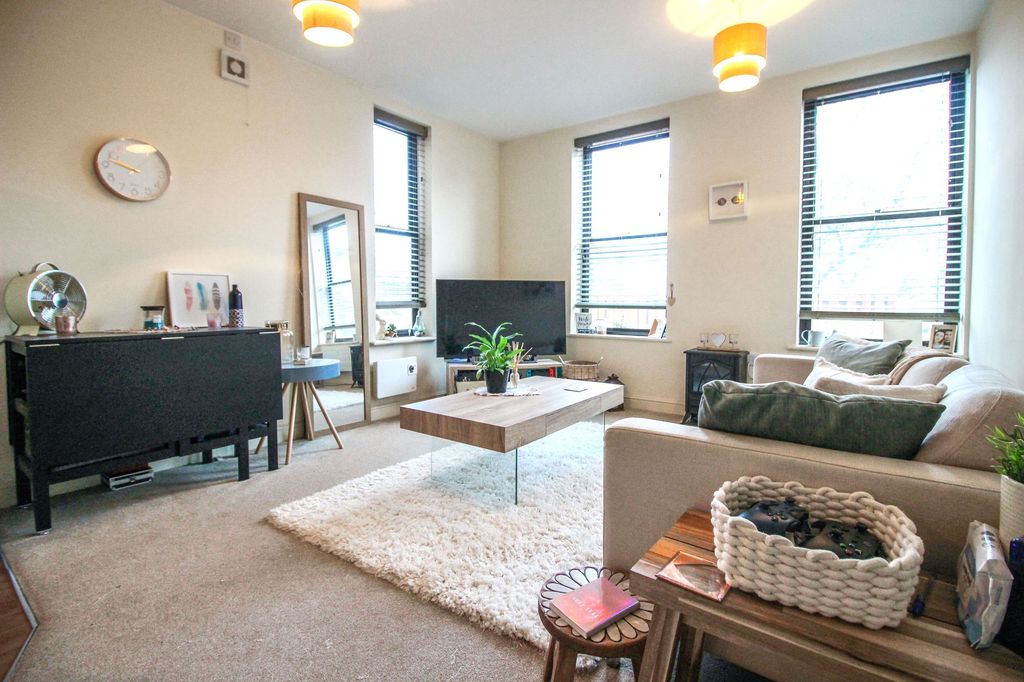 Property photo 3 of 10