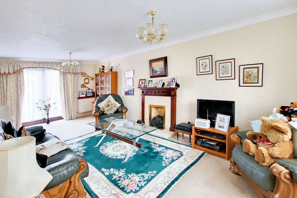 Property photo 2 of 14