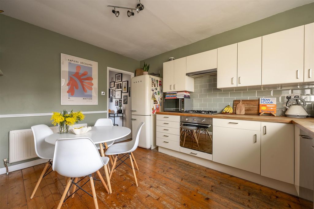 Property photo 3 of 22 Tyndall Road, E10