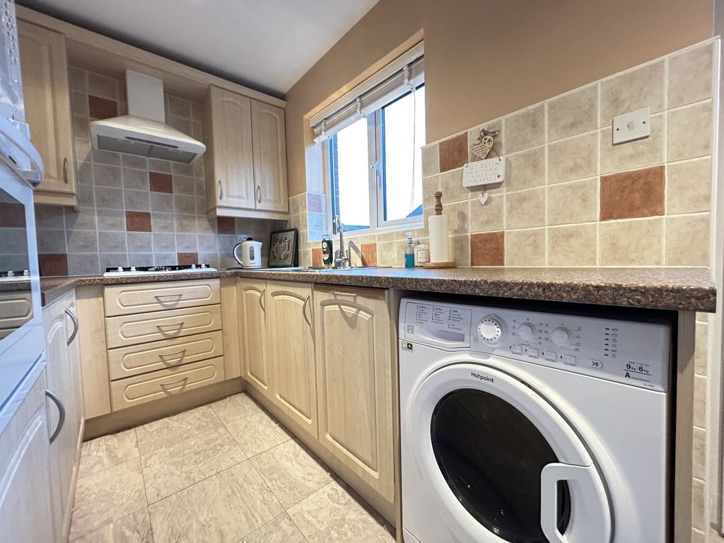 Property photo 3 of 12 Img_3735