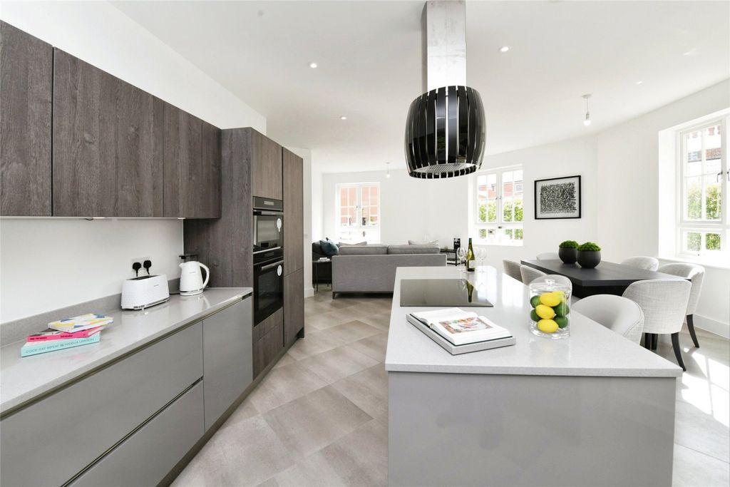 Property photo 3 of 12 Picture No. 30