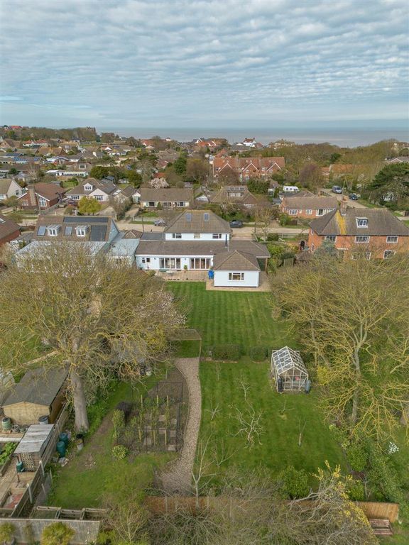 Property photo 2 of 44 18Beckmeadowway,Mundesley-21.Jpg