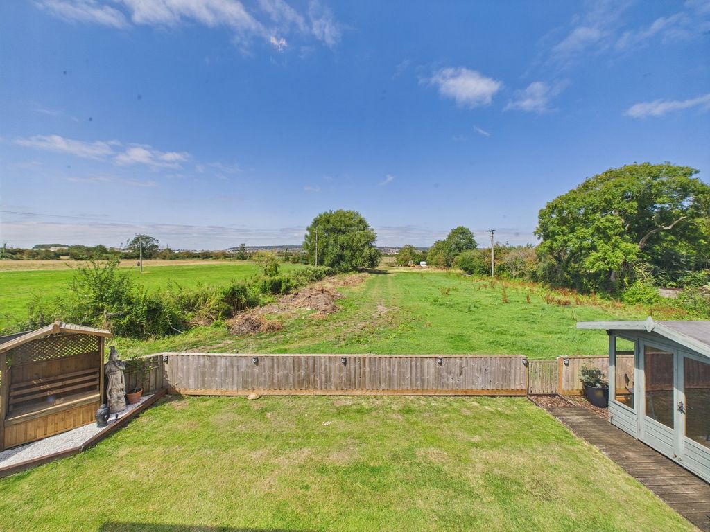 Property photo 2 of 34