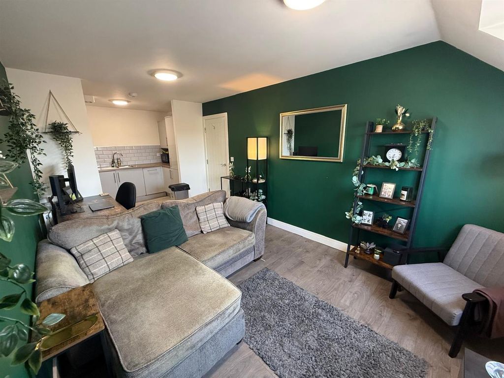 Property photo 3 of 19