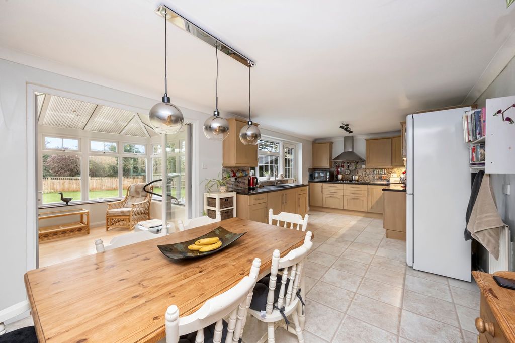 Property photo 2 of 25 Kitchen/Dining