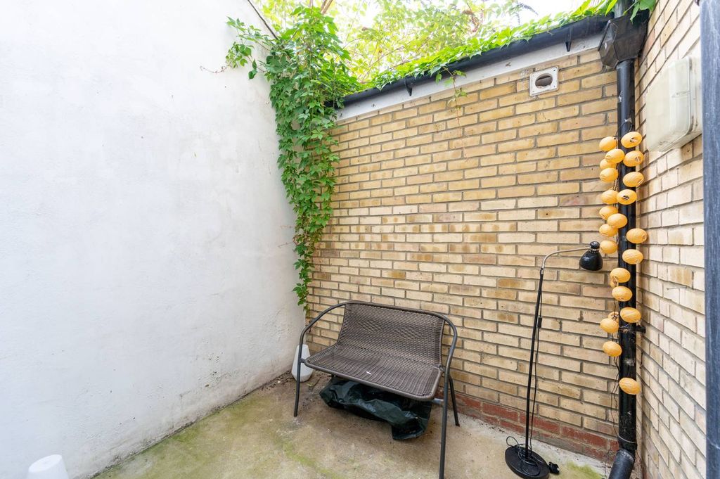 Property photo 3 of 4