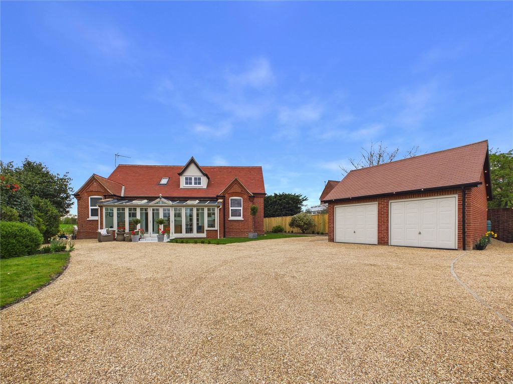 Property photo 1 of 19 Picture No. 01