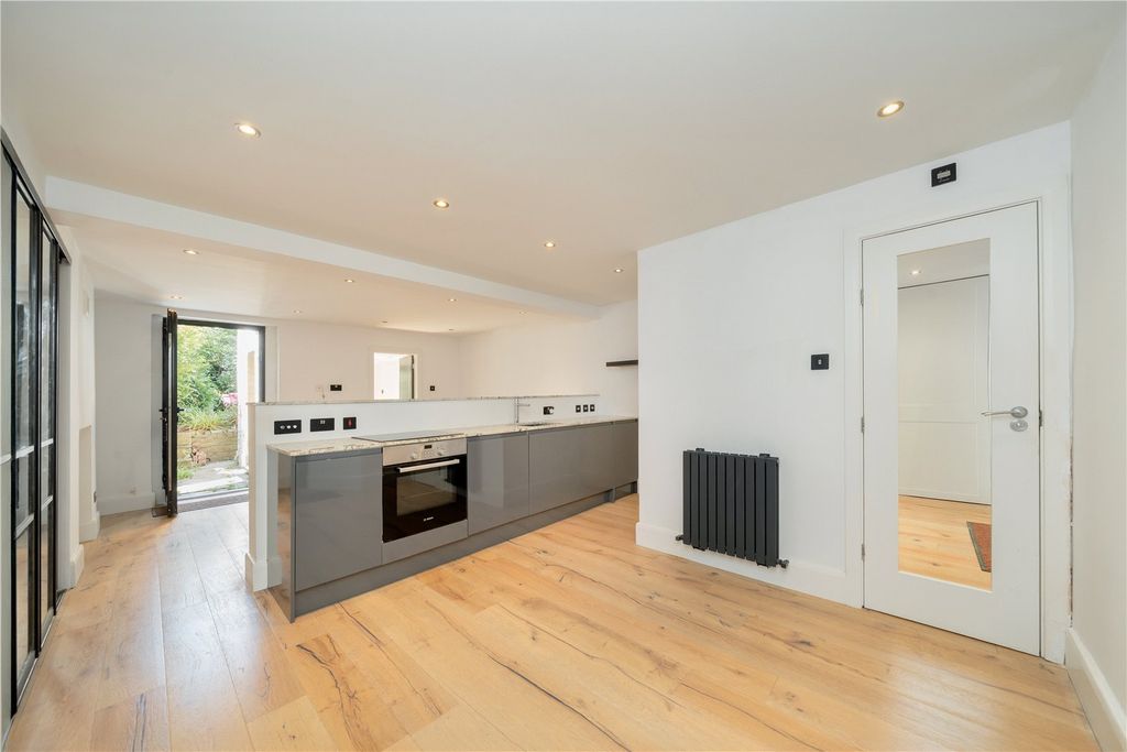 Property photo 2 of 8 Picture No. 07