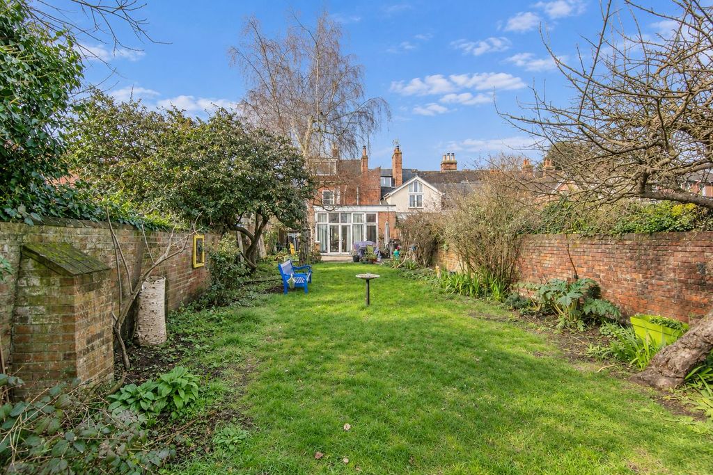 Property photo 2 of 30
