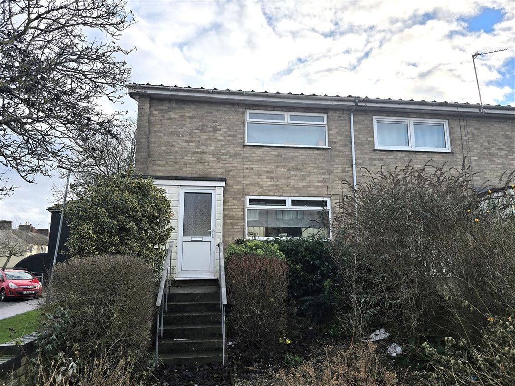 Property photo 1 of 5 Front