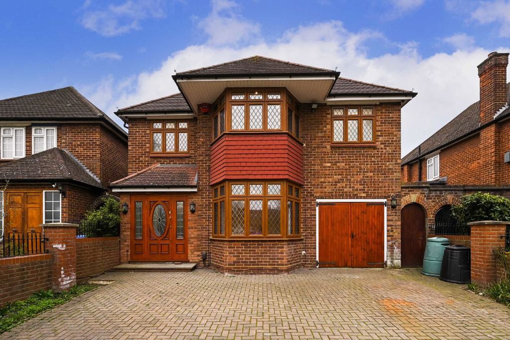 Property photo 1 of 8