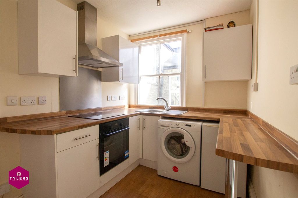 Property photo 2 of 5 Picture No. 12