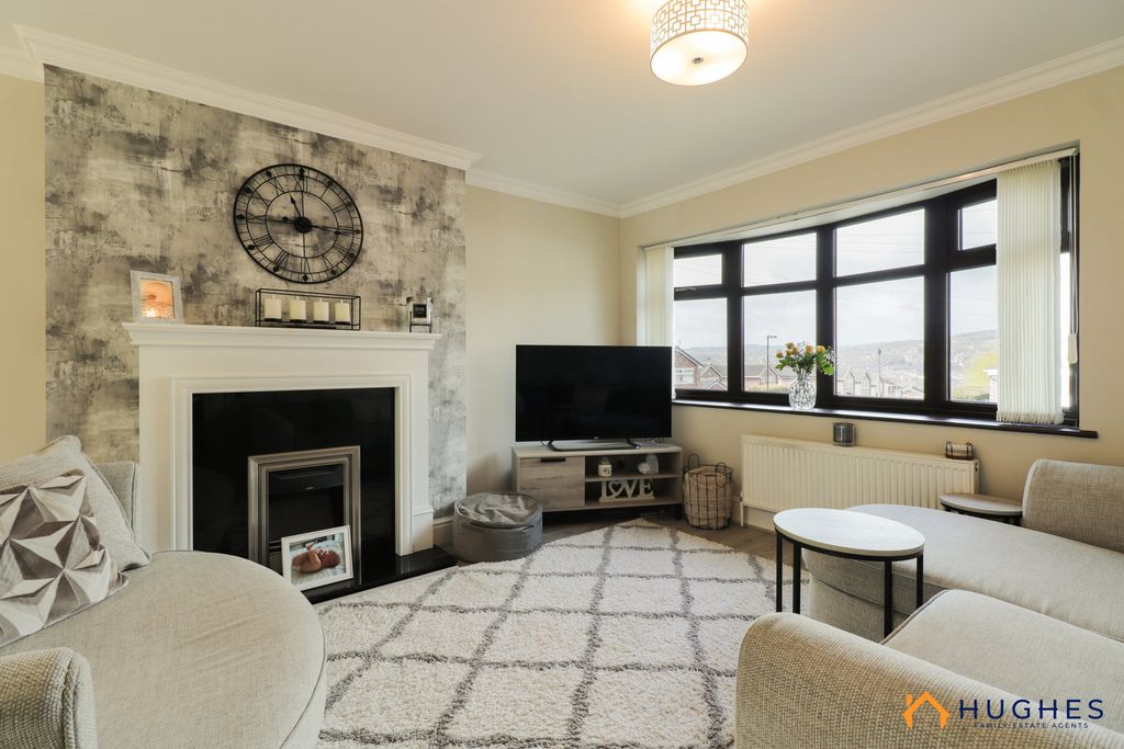 Property photo 2 of 29