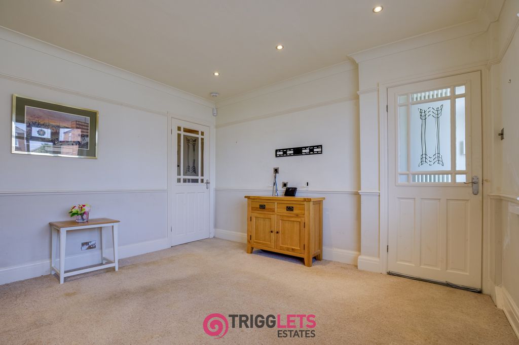 Property photo 3 of 28