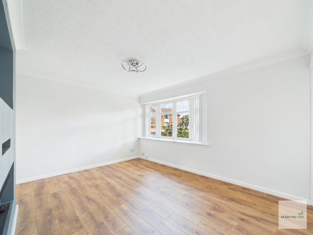 Property photo 3 of 17 Cam03394G0-Pr0499-Still001