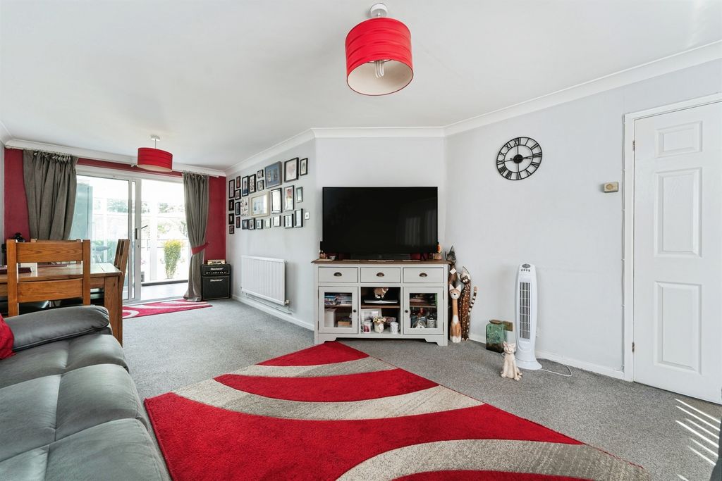 Property photo 2 of 15