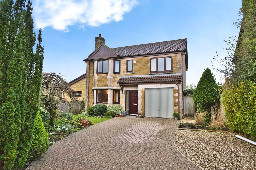 Property photo 1 of 27