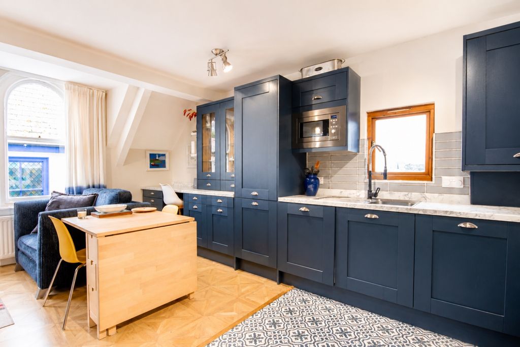 Property photo 2 of 11 Bb63E93d-4E8d-473E-8688-2B855B7c724c