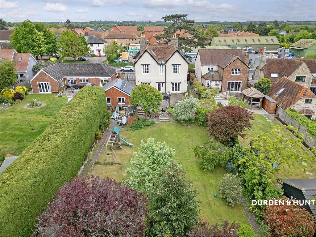 Property photo 3 of 34 London Road