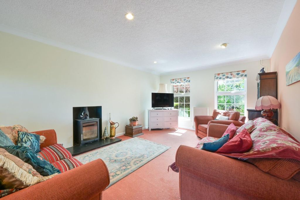 Property photo 3 of 24 Mospey Crescent