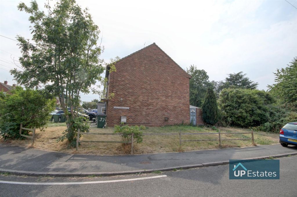 Property photo 2 of 12