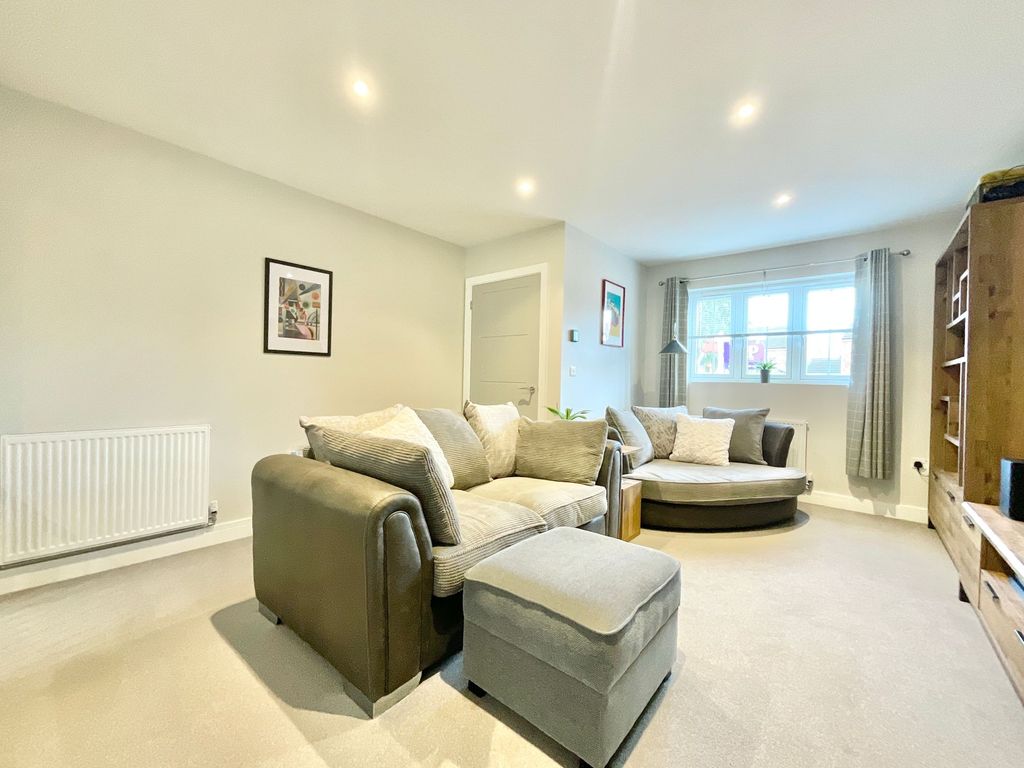 Property photo 2 of 22