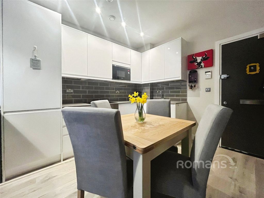 Property photo 3 of 10 Picture No. 09