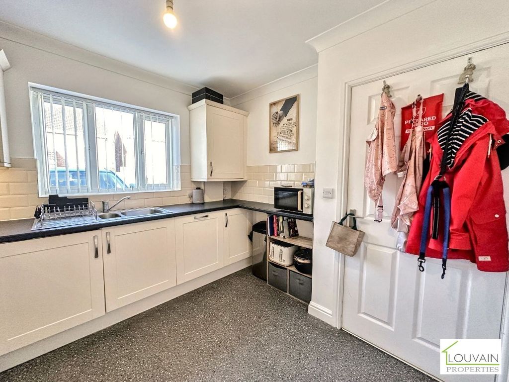Property photo 3 of 30