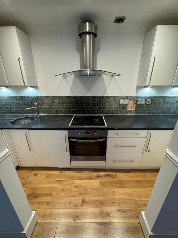Property photo 1 of 8 Kitchen 1