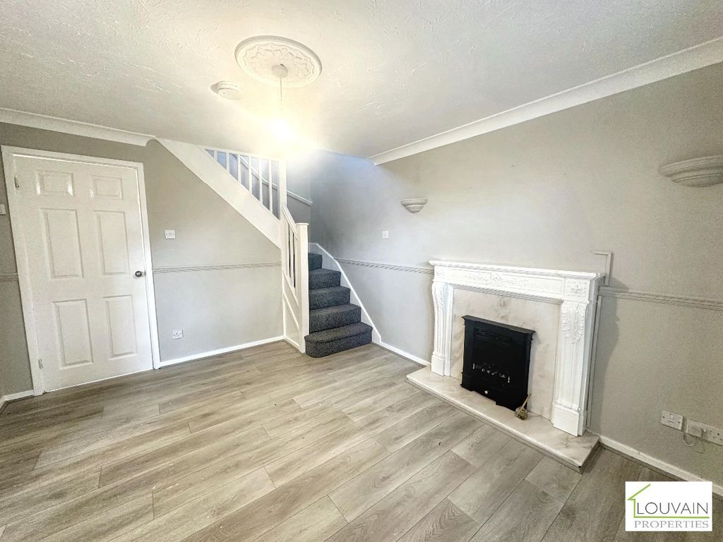 Property photo 2 of 27