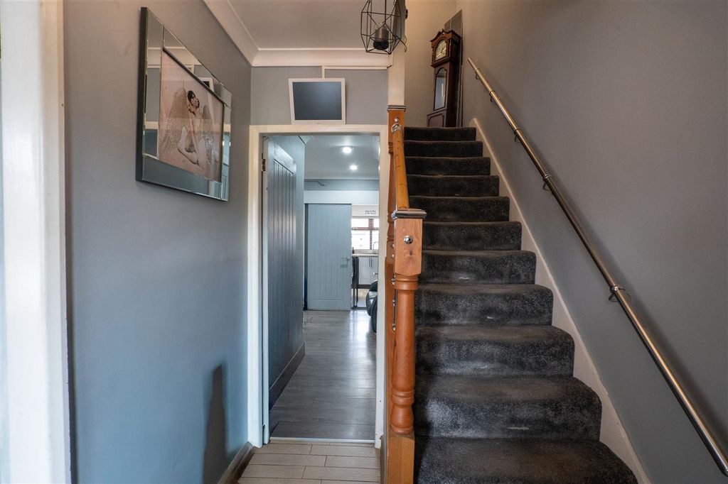 Property photo 2 of 24 Entrance Hallway