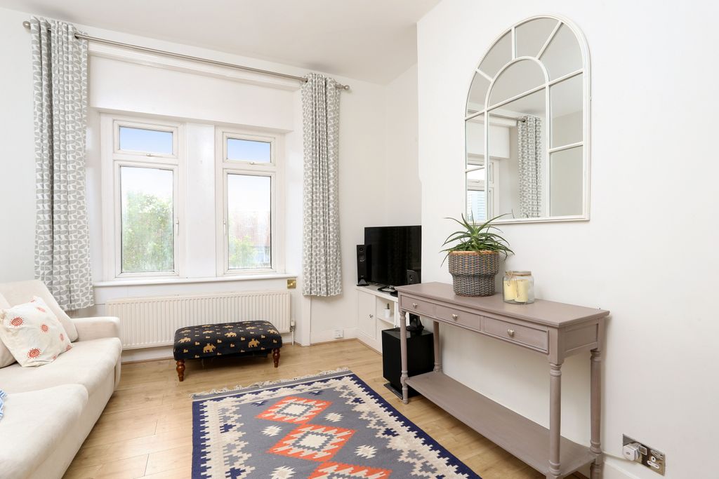 Property photo 2 of 8 Reception