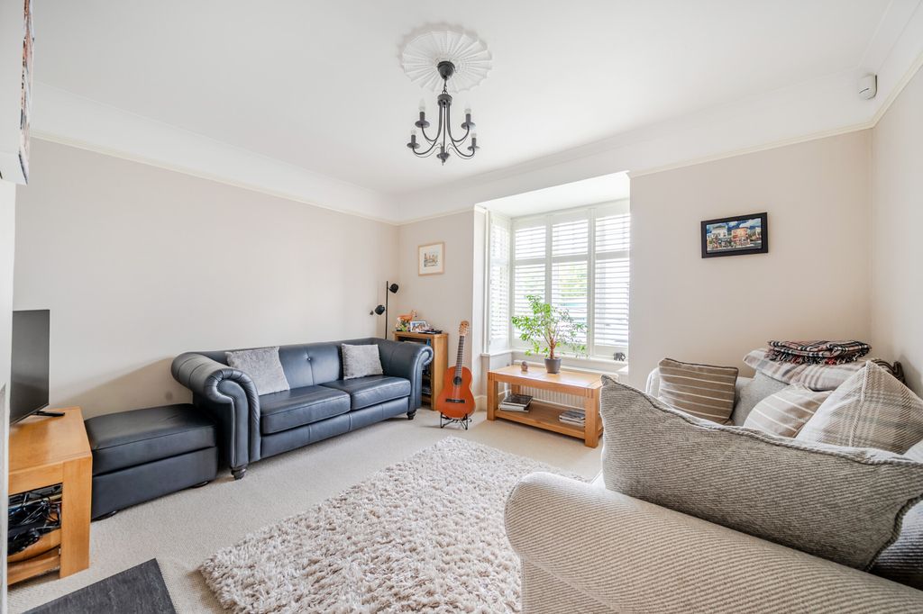 Property photo 2 of 14 Sitting Room