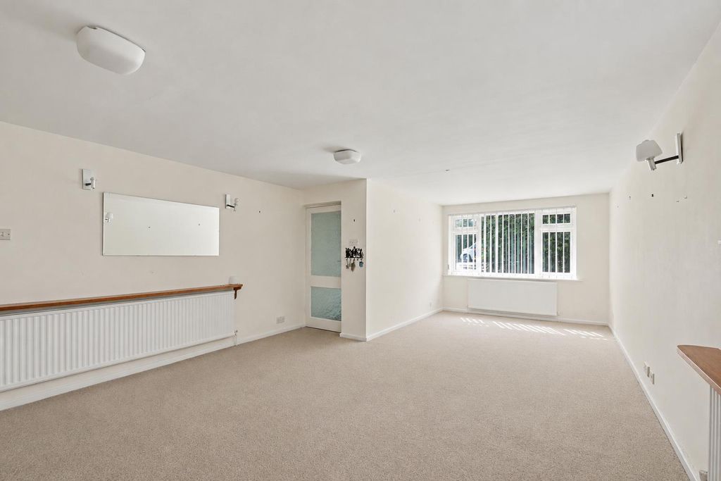 Property photo 2 of 19 Ai-Lounge_2.Png