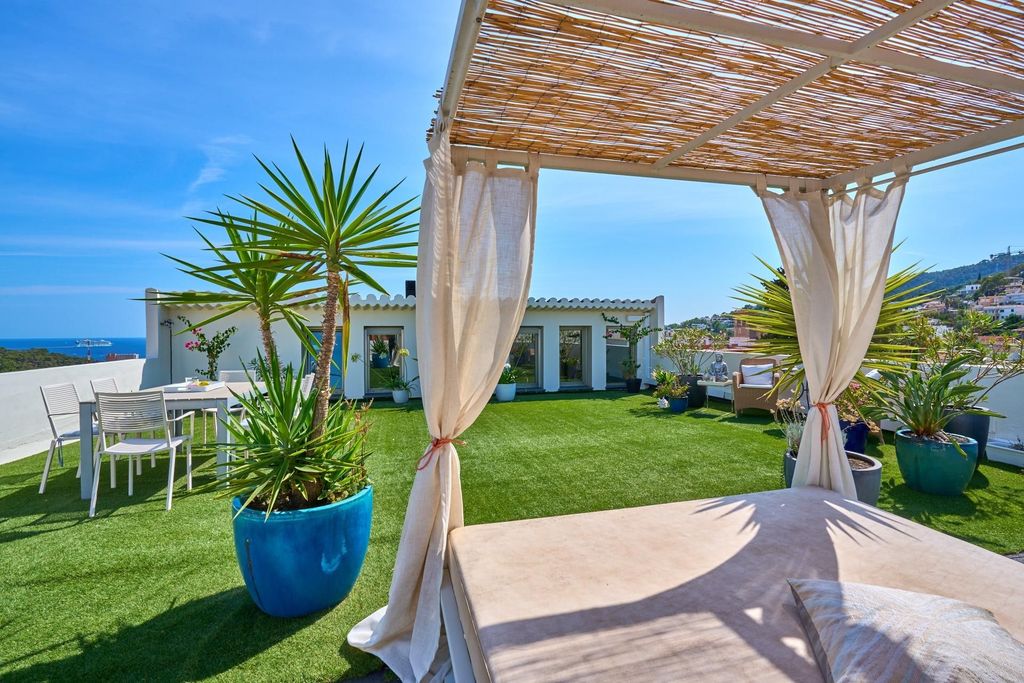 Property photo 3 of 48