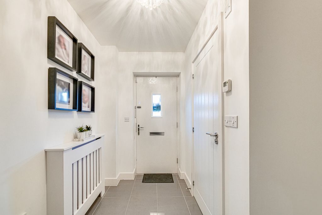 Property photo 3 of 37